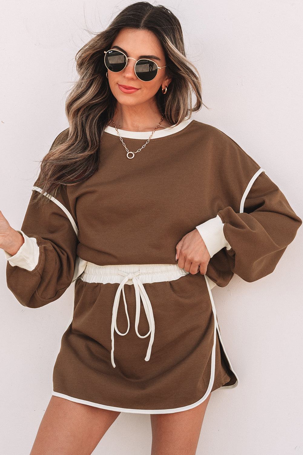 Color Contrast Loose Pullover and Tie Waist Skort Set